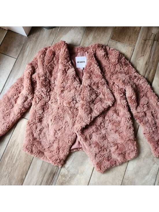 BB Dakota Jackets & Blazers - BB Dakota Blush Faux Fur Coat